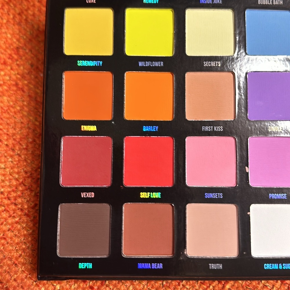 Authentic Blend Bunny Cosmetics Blends 30 Matte Pigments For The Perfect Blend - Picture 3 of 8